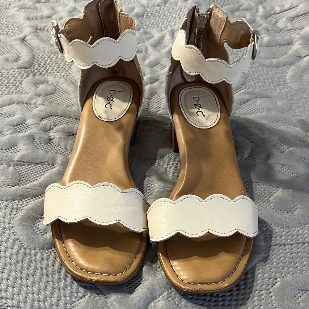 b.o.c. Women's White and Tan Scalloped Sandals